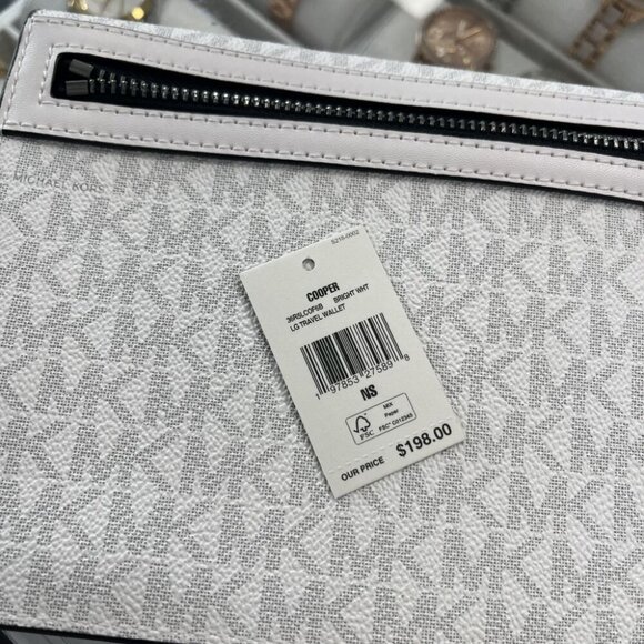 Michael Kors Cooper Large Embellished Signature Logo Travel Wallet 36R5LCOF6B - Picture 12 of 13